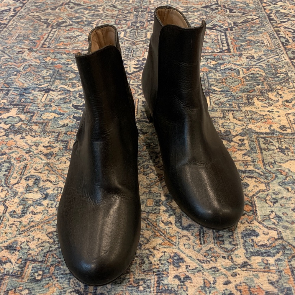 Robert Clergerie Black Leather Ankle Booties Boots size 37 fits like 5.5!